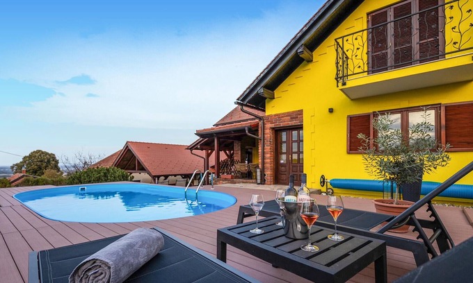 Pitomaca House | Nice home in Sedlarica with sauna