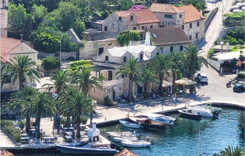 Splitska House | Nice Home In Splitska - Supetar