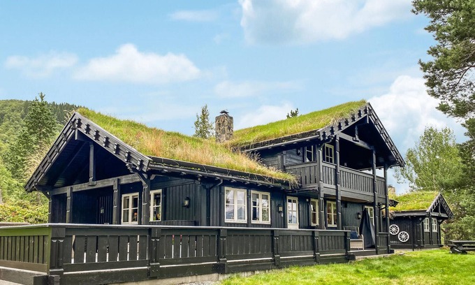 Sykkylven House | Nice home in Sykkylven with kitchen