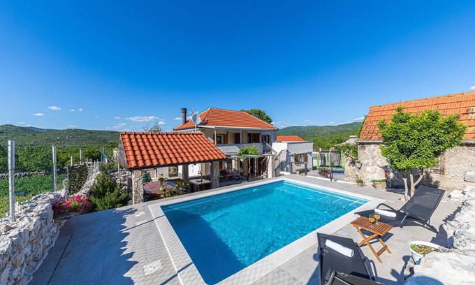Trolokve House | Nice home in Trolokve