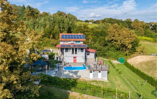 Karlovac House | Nice Home In Zadoborje