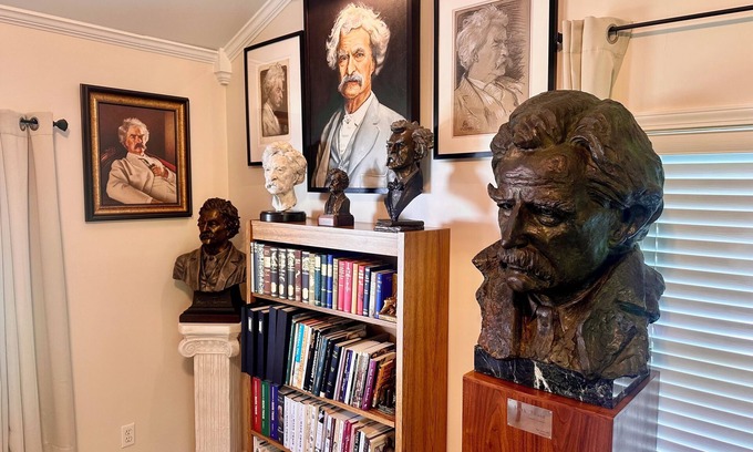 Hannibal House | Night at the Twain Museum!