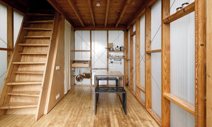 Manzat Cabin | Night Facing the Volcanoes