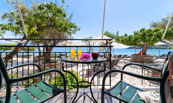 Nikiana Apartment | Nikiana Club - Studio 4 Apartment with Sea View, Shared Pool & Wi-Fi