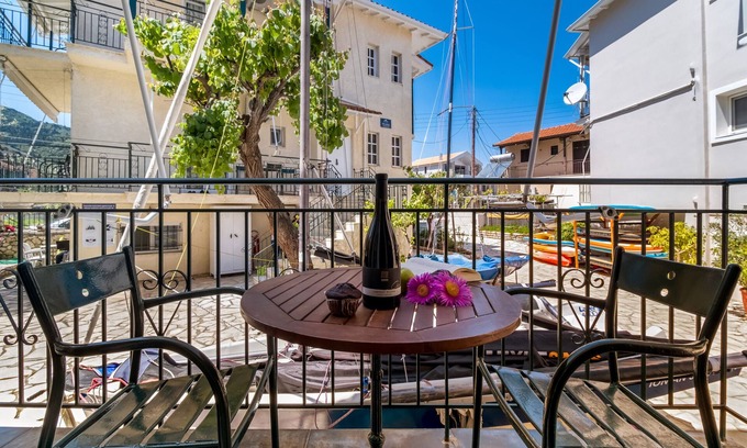 Nikiana Apartment | Nikiana Club - Studio 6 with Mountain View, Shared Pool & Wi-Fi