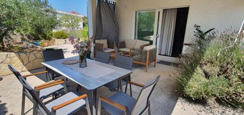 Stari Grad Apartment | Niky's