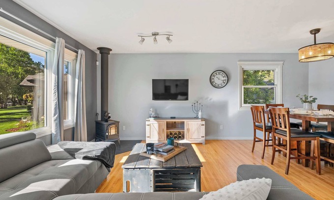 Red Deer House | Nineteen55 4BR Parkside Home in Central Red Deer