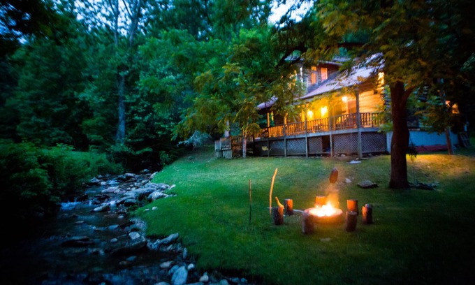 Sylva Cabin | nLog Cabin with hot tub on bold creek