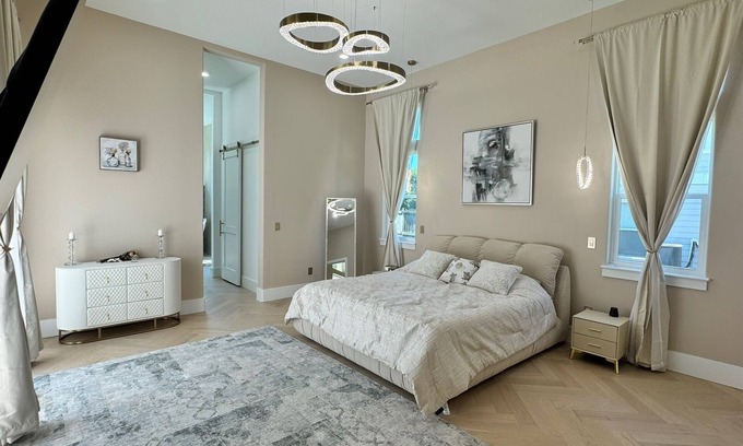 Miramar Beach House | nLuxury pet friendly home 3 min from beach