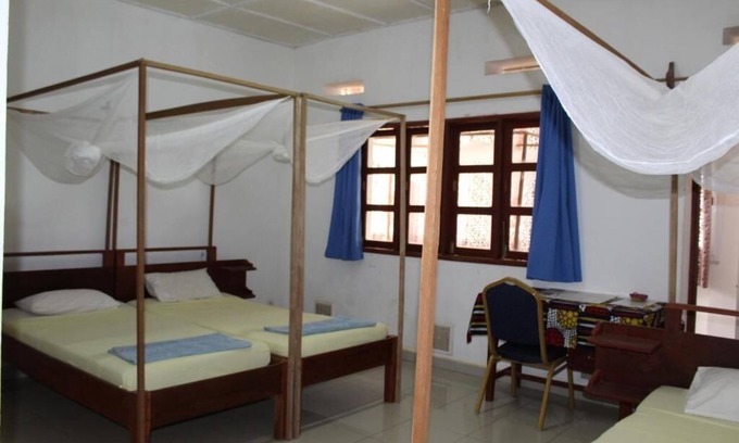 Diego Suarez House | nnFamily Room with Bathroom