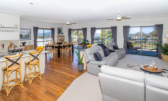 Mallacoota House | No 1 South Gateway five star plus.