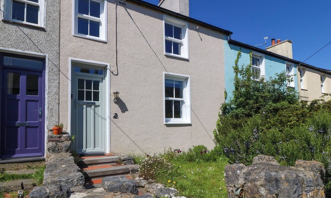Penmon Cottage | NO.2 COEDWIG TERRACE, pet friendly, with open fire in Penmon