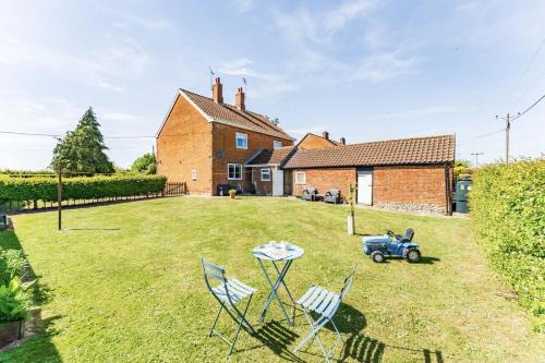 Swaffham House | No 3 , Sparham Hall - Norfolk Cottage Agency