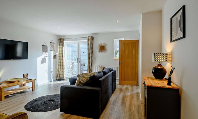Foxley House | No.6 Deer Glade - Two Bedroom House, Sleeps 4