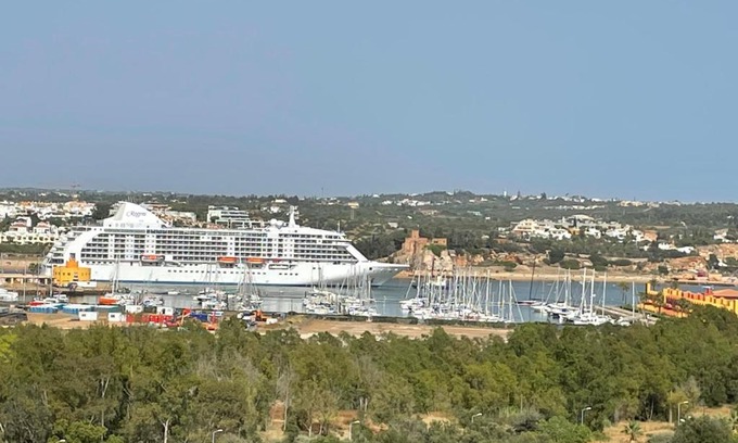 Praia da Rocha Apartment | No More Snow, 300 m from the beach, king size bed, fast wi-fi