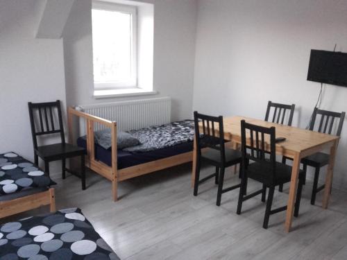 Niemcza Hostel | Noclegi dla firm do 8 osób