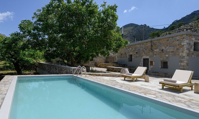 Khora Sfakion House | Nomas house Imbros,Private pool