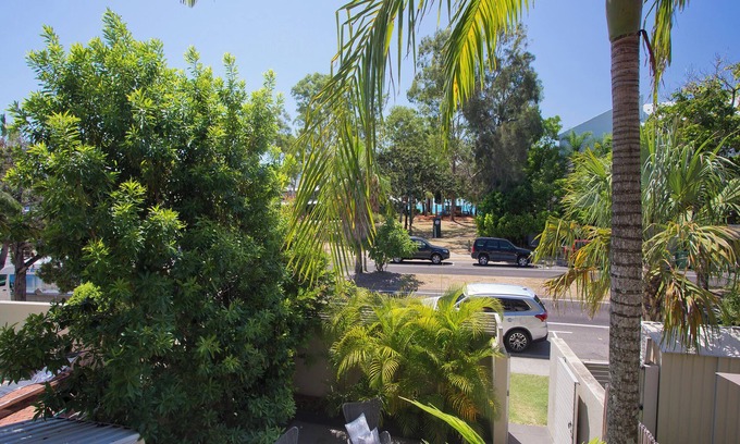Noosa Heads House | Noosa Parade Townhouse w Terrace