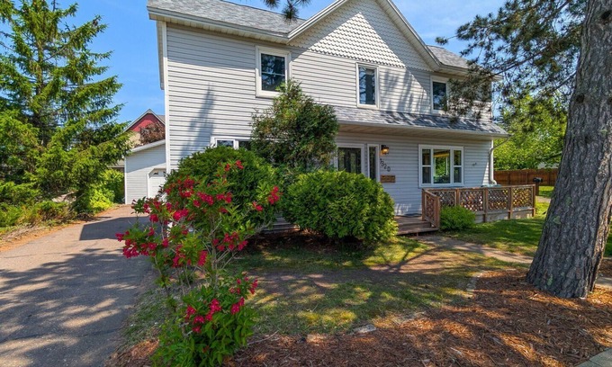 St. Louis County House | North Coast Beach Access Cottage | Near Canal Park