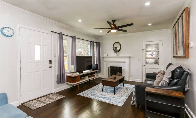 East Side House | North Decatur Escape