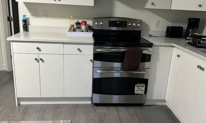 Delta House | North delta guest suite with kitchen