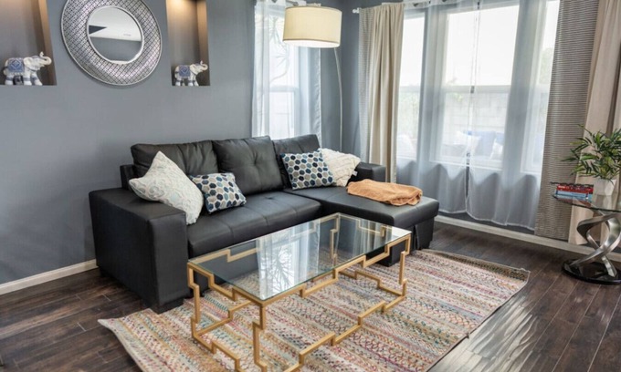 NoHo Arts District House | NORTH HOLLYWOOD DELIGHT: MODERN 2 BEDROOM TOWNHOME w/PRIVATE FENCED PATIO p20