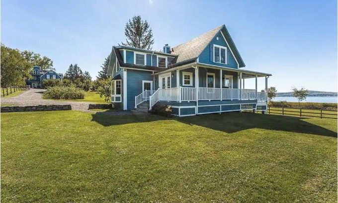 Lac-Brome House | North House - Lovely Lac-Brome 3 Bedroom Lakefront Cottage
