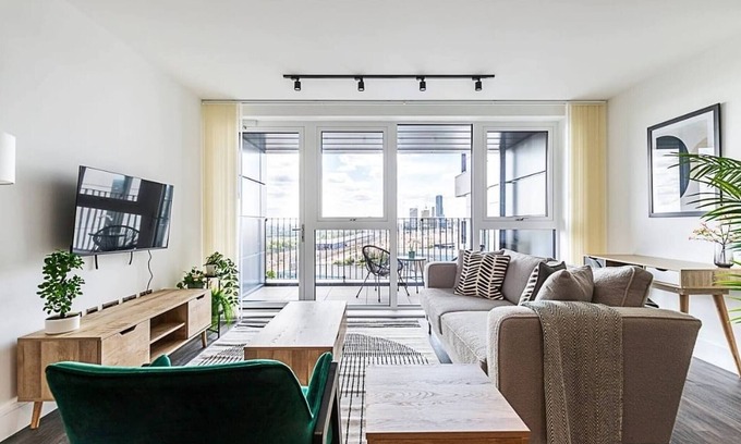 College Park and Old Oak Apartment | North Ken VI - 2Beds+2Bathrooms+Balcony+Concierge