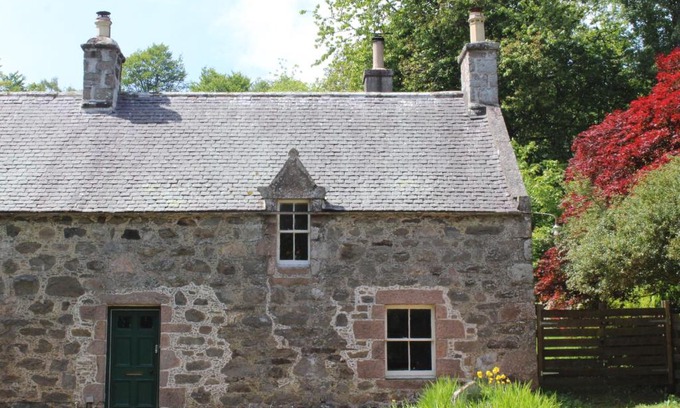 Alford House | North Mains Cottage - Craigievar Castle