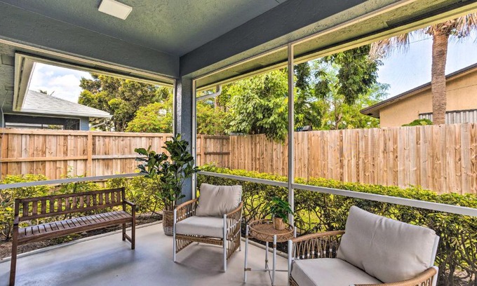 Juno Beach House | North Palm Beach Townhome about 2 Mi to Beach!
