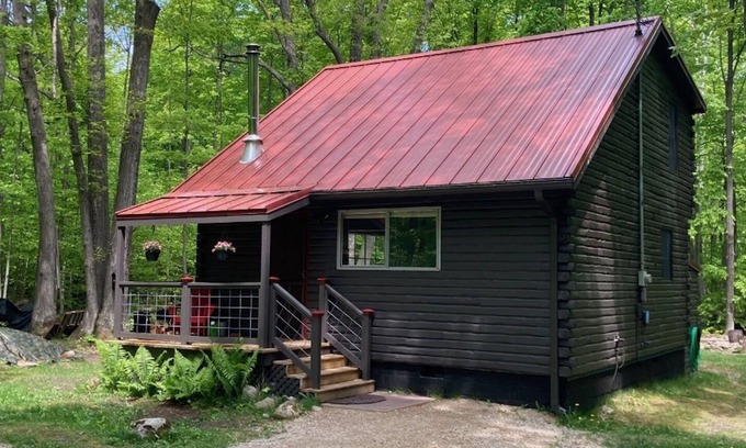 Carp Lake Cabin | Northern Bliss Cabin near Wilderness State Park & Mackinaw