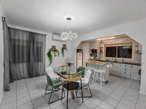 Campbellfield Apartment | Northern Home-Close to Airport, Walk to Train