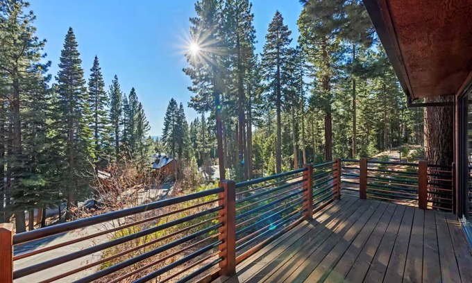 Lake Forest House | Northlake Escape and Outlook – Bike or Walk to Lake, Trails, Downtown Fun!