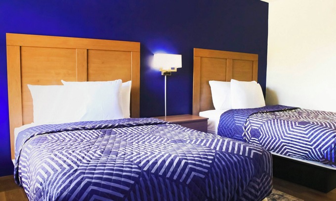 Park Forest Village Hotel | Northland Motel State College