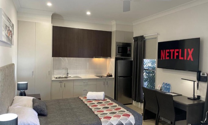 Harlaxton Hotel | Northpoint Motel Apartments