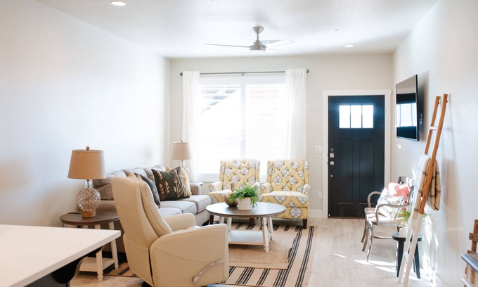 Washington Fields Condo | Nostalgic Dixie Condo | POOL IS OPEN!