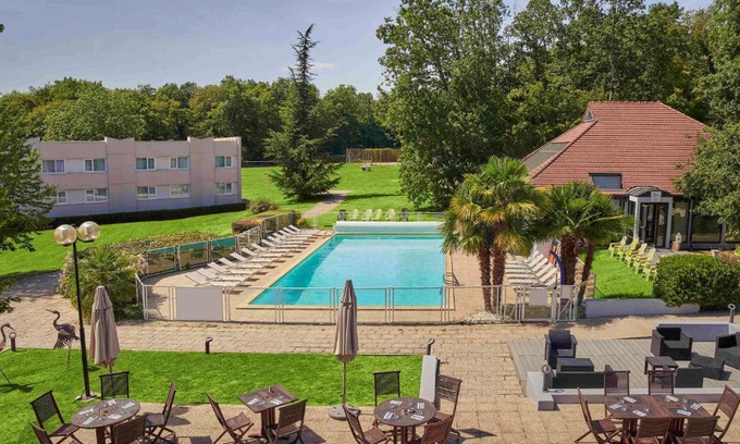 Ury Hotel | Novotel Fontainebleau Ury
