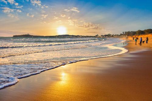 El Granada House | Now Trending - Entire Beach Home Walk to Beaches Restaurants Activities