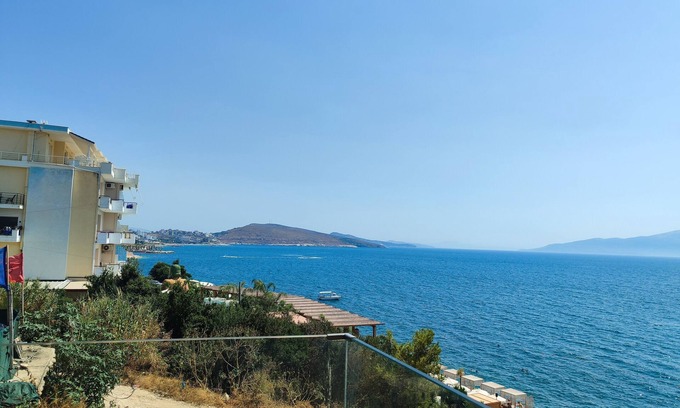 Sarande Apartment | nSea view apartment good location parking, free WiFi , complete for a long stayn