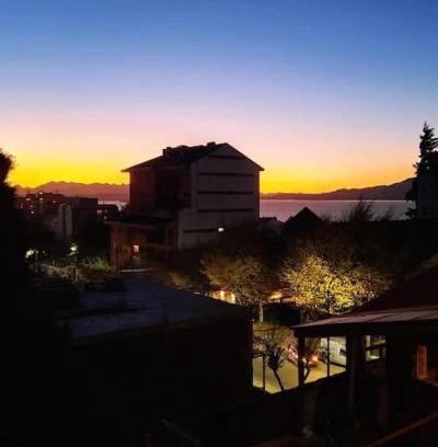 Centro Apartment | Nuevo Piso Céntrico con Vista al lago 2 o 3 personas 1 mascota OK