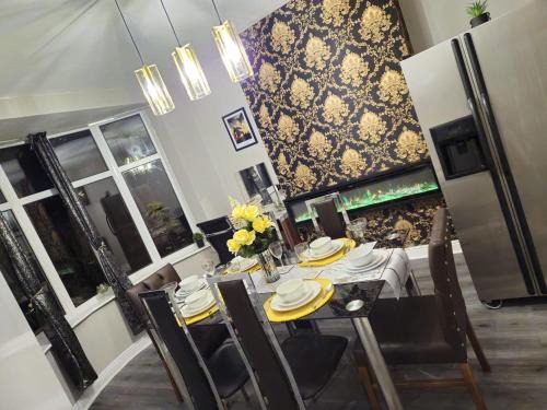 Preston House | Number 1 Preston Stays