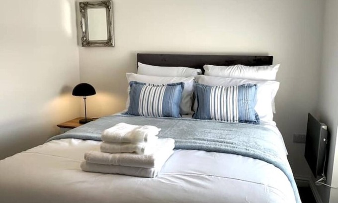 Douglas Apartment | Number 7, 8 Clifton Terrace