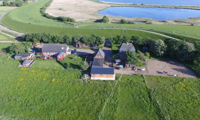 Hattstedtermarsch House | Nyehus - holiday farm and riding therapy Deichwind - North Friesland