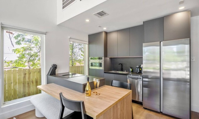 Greater East End Apartment | O'Four Lofts North, Unit A