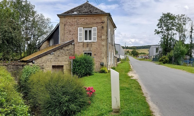 Buzancy House | ô Naturel-Villa independent and family- fenced garden- pond-