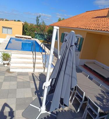 Santarem House | O Nosso Cantinho - Private Property & Pool