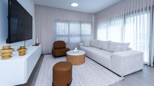 Rishon LeTsiyon Apartment | O&O Group - SeaFront Luxurious 3 BR Apartment