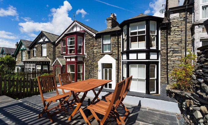 Bowness-on-Windermere Cottage | Oak Cottage
