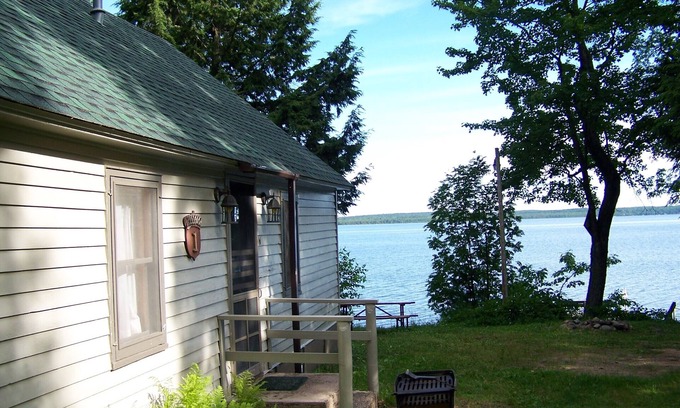 Phelps Cottage | Oak Ridge Cottage on the Best Fishing Lake in the Northwoods