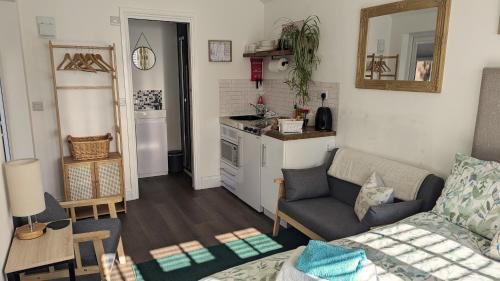 East Harling Apartment | Oak Tree View - relax, reconnect, explore or work
